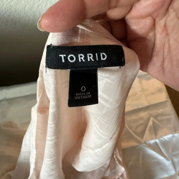 TORRID Light Peachy pink Plaid Chiffon Kimono- Size 0 - Picture 7 of 7